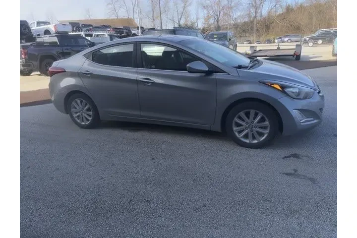 $6995 : Hyundai ELANTRA 2015 SE 4dr image 10