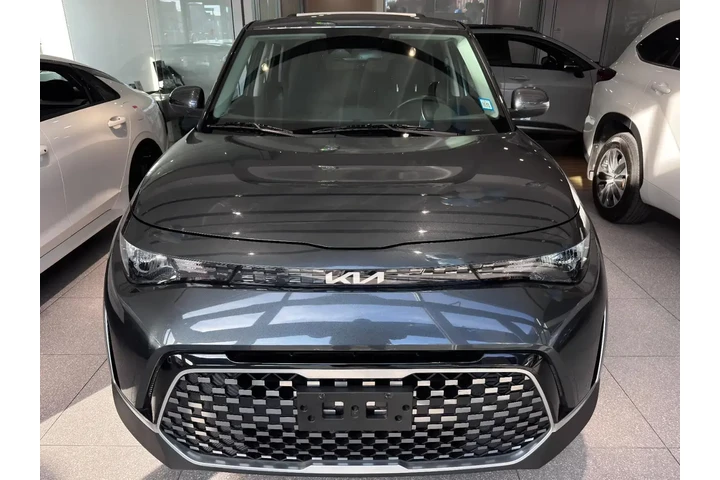 $15895 : Kia Soul 2023 EX 4dr Crossov image 2