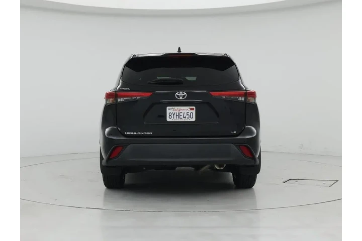 $27998 : Toyota Highlander 2021 LE 4d image 6