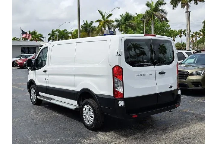 $32990 : Ford Transit 2024 250 3dr SW image 4