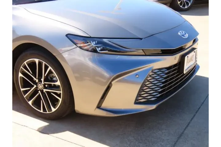 $32911 : Toyota Camry 2025 XLE 4dr Se image 5