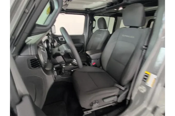 $29998 : Jeep Wrangler 2023 4x4 Sahar image 5