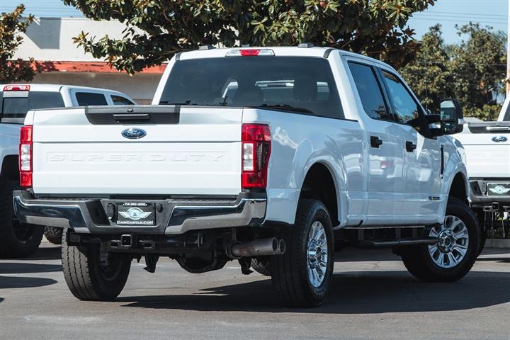 2022 Super Duty F-250 SRW XLT image 4