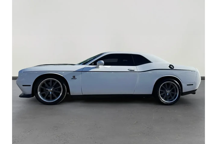 Dodge Challenger 2018 R/T Sc image 2