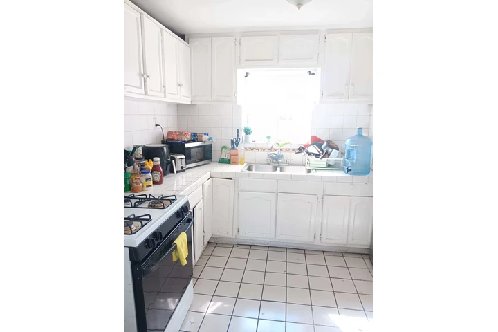 $650 : Se Renta cuarto privado image 2