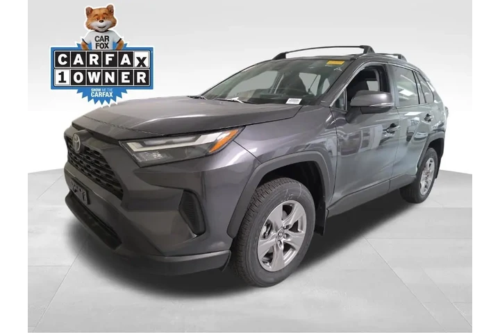$39990 : 2025 RAV4 XLE image 2