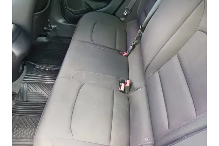 $10900 : 2019 Malibu LS image 4