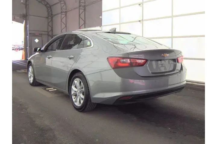 $20773 : Chevrolet Malibu 2024 LT 4dr image 2