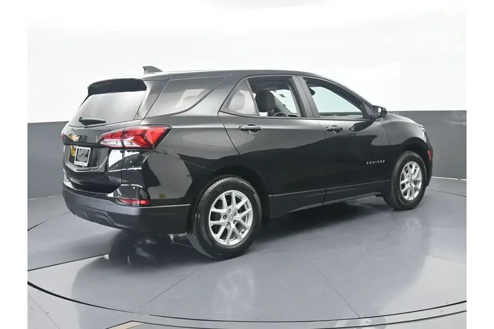 $20991 : Chevrolet Equinox 2024 LS 4d image 6