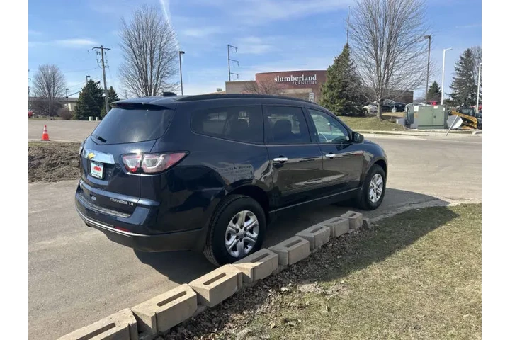 $7490 : 2016 Traverse LS image 7