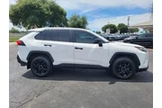 $29800 : Toyota RAV4 2024 LE 4dr SUV thumbnail