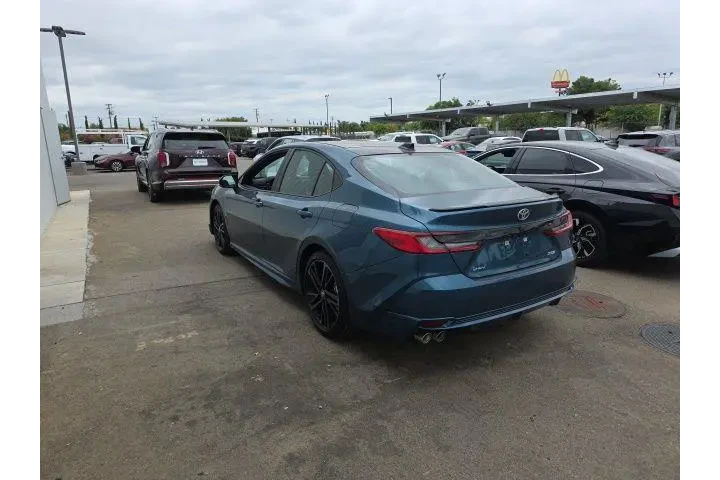 $39900 : Toyota Camry 2026 SE 4dr Sed image 4