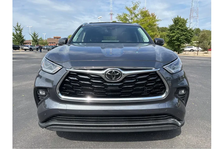 $44389 : 2023 Highlander LE image 9