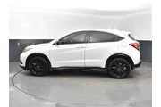 $19995 : Honda HR-V 2022 AWD Sport 4d thumbnail