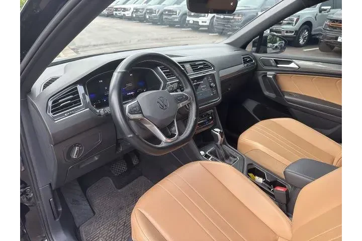 $22500 : Volkswagen Tiguan 2024 SE 4d image 9