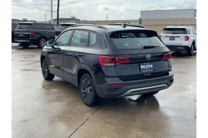 $17406 : Volkswagen Taos 2024 S 4dr S image 5