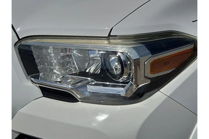 $25725 : Toyota Tacoma 2017 4x2 TRD S image 8