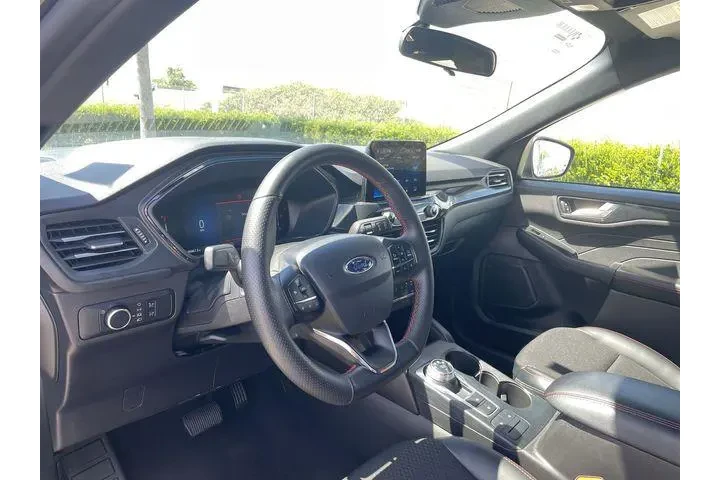 $23888 : Ford Escape 2025 ST-Line 4dr image 10