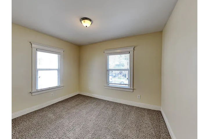 $2500 : SINGLE FAMILY HOME image 7