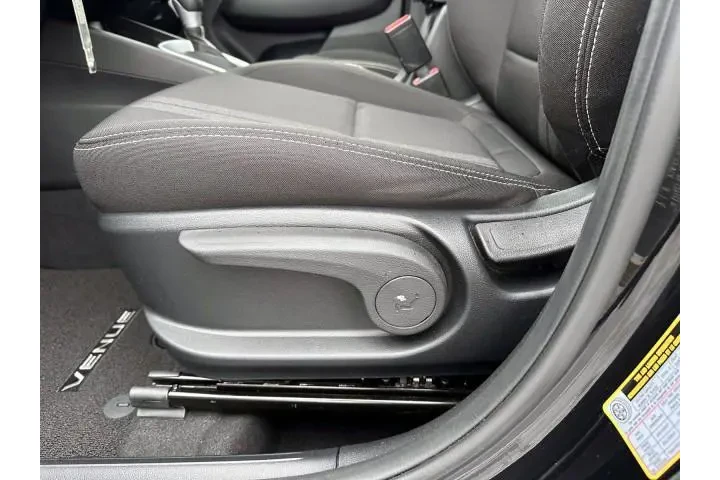 $18888 : Hyundai VENUE 2023 SEL 4dr C image 10