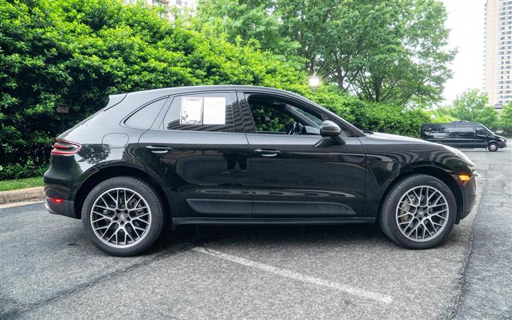 $26000 : 2016 PORSCHE MACAN image 3