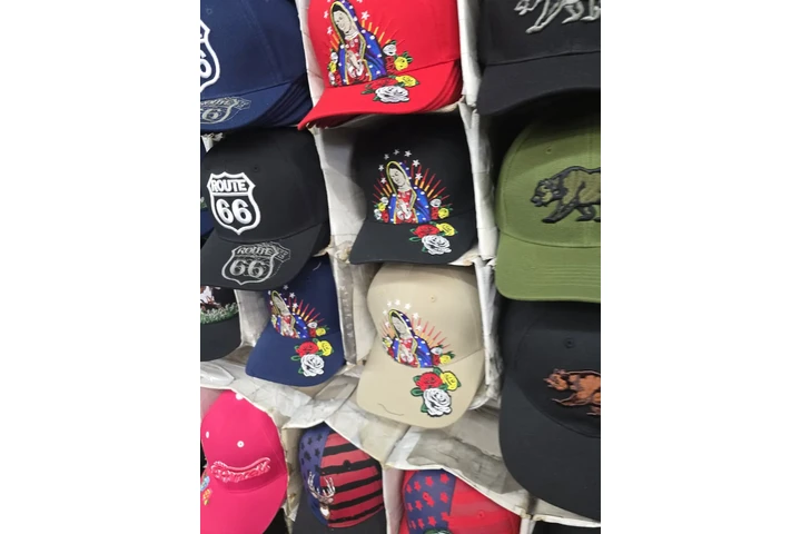 Gorras y variedades image 3