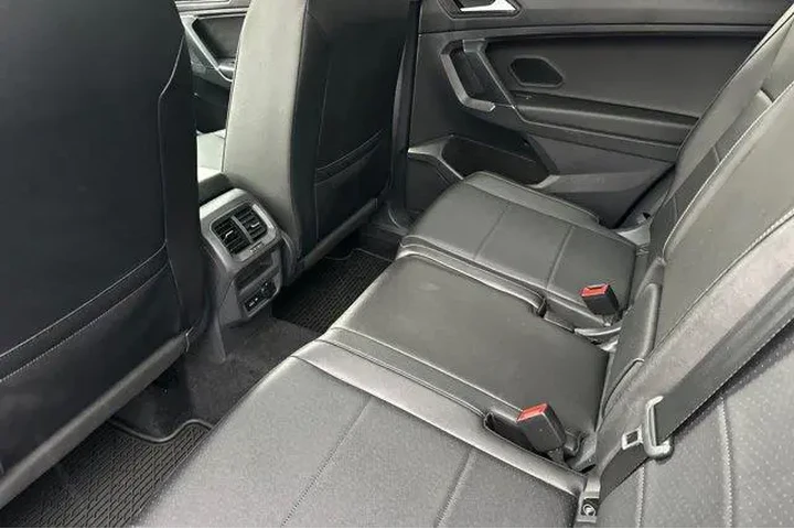 $17900 : Volkswagen Tiguan 2020 SE 4d image 7