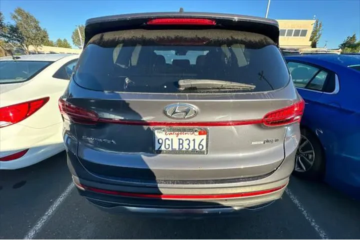 $32990 : Hyundai SANTA FE Plug-In Hyb image 6