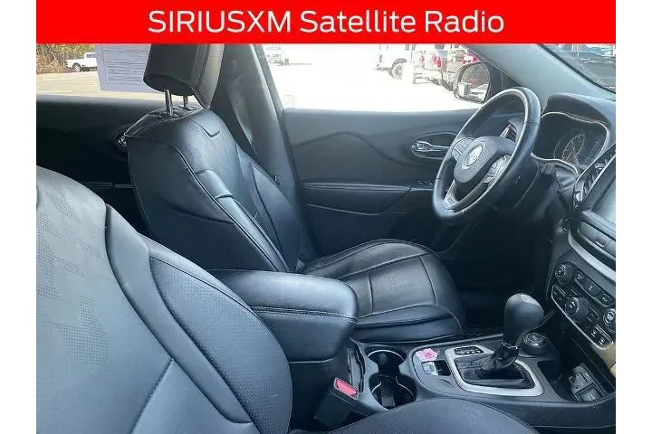 $10694 : Jeep Cherokee 2017 4x4 Latit image 10