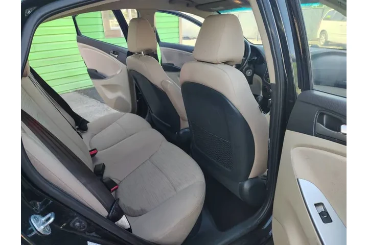 $7800 : 2016 Accent SE image 9