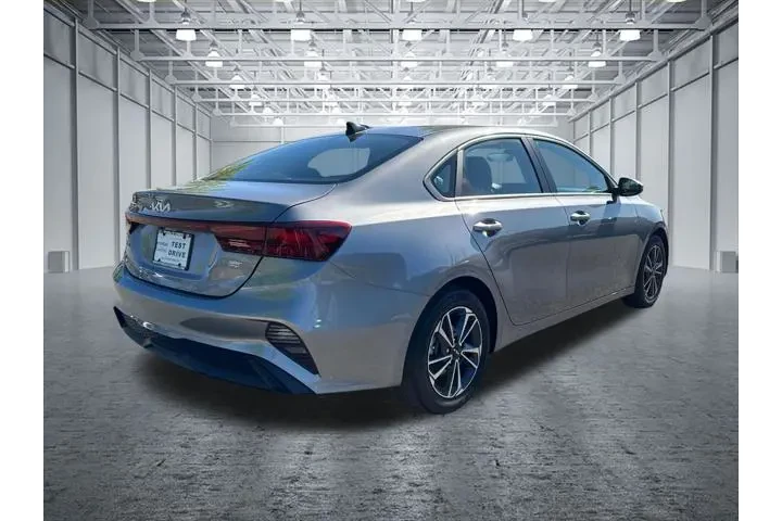 $18999 : Kia Forte 2023 LXS 4dr Sedan image 7