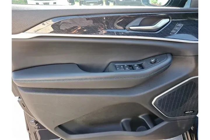 $28588 : Jeep Grand Cherokee 2022 4x4 image 9