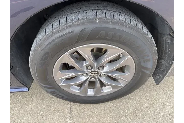 $37935 : Toyota Sienna 2023 XLE 8-Pas image 7