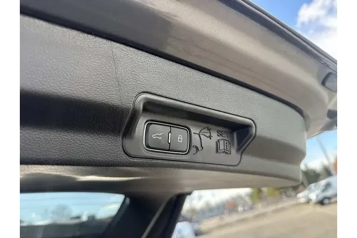 $31990 : Ford Explorer 2022 AWD XLT 4 image 9