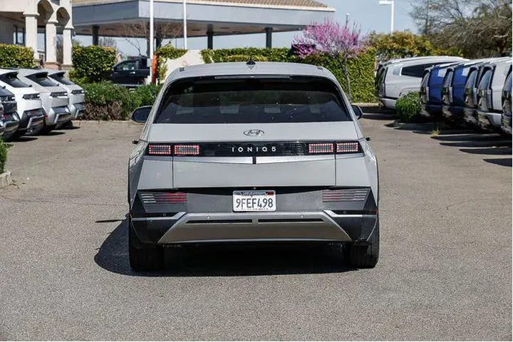 $24992 : Hyundai IONIQ 5 2023 SEL 4dr image 3