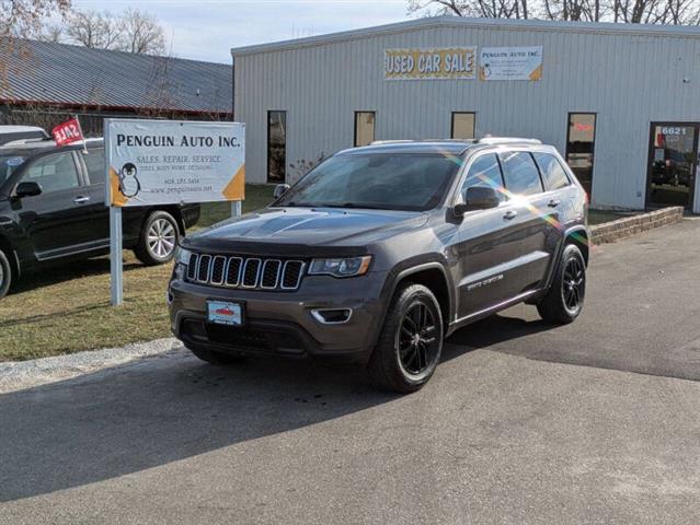 $10990 : 2017 Grand Cherokee Laredo image 2