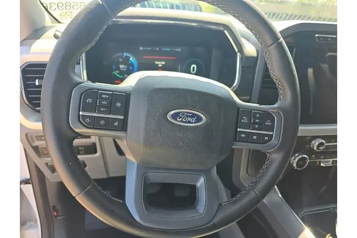 $32999 : Ford F-150 Lightning 2023 AW image 10