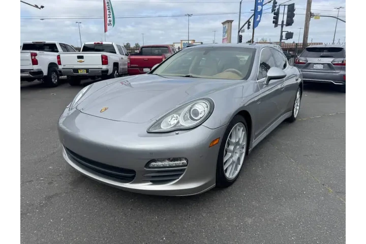 $17998 : 2010 Panamera S image 5
