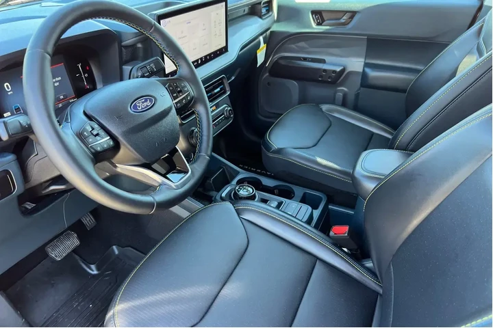 $39480 : Ford Maverick 2025 AWD Lobo image 10