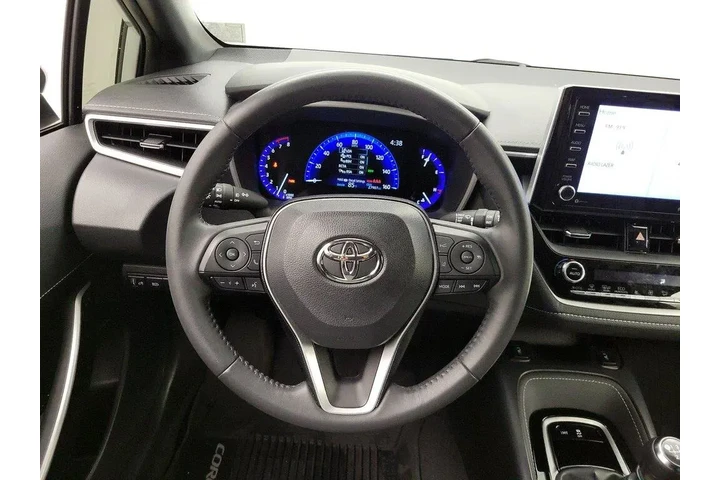 $24998 : Toyota Corolla Hatchback 202 image 10