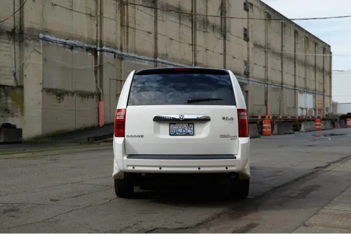 $21888 : 2010 Grand Caravan SXT image 8