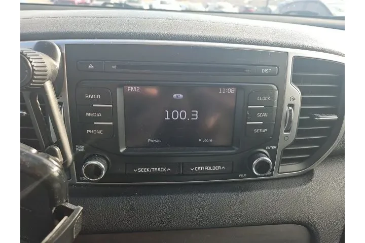 $9885 : Pre-Owned 2017 Sportage LX image 3