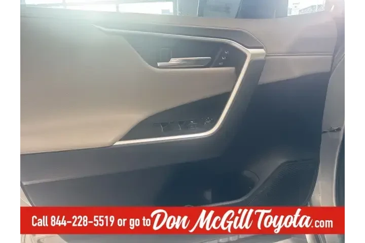 $21683 : Toyota RAV4 2019 Limited 4dr image 9