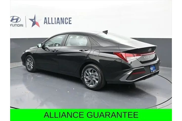 $18930 : Hyundai ELANTRA 2024 SEL 4dr image 5