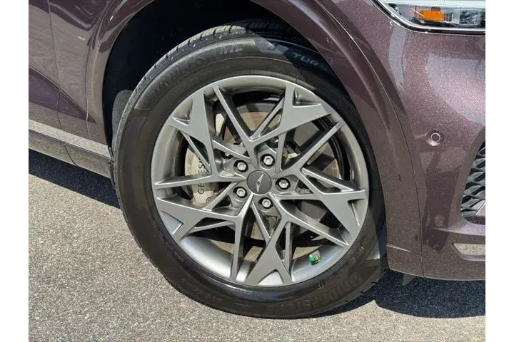 $31999 : Genesis GV70 2023 AWD 2.5T S image 6