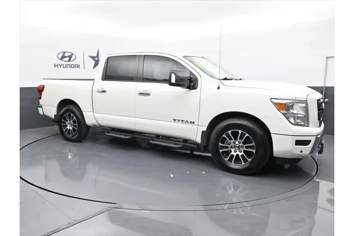 $25986 : Nissan Titan 2021 4x2 SV 4dr image 10