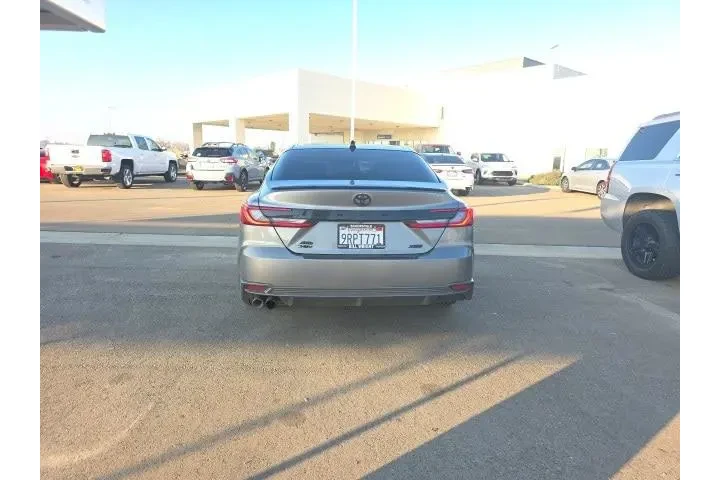 $34900 : Toyota Camry 2025 AWD SE 4dr image 5