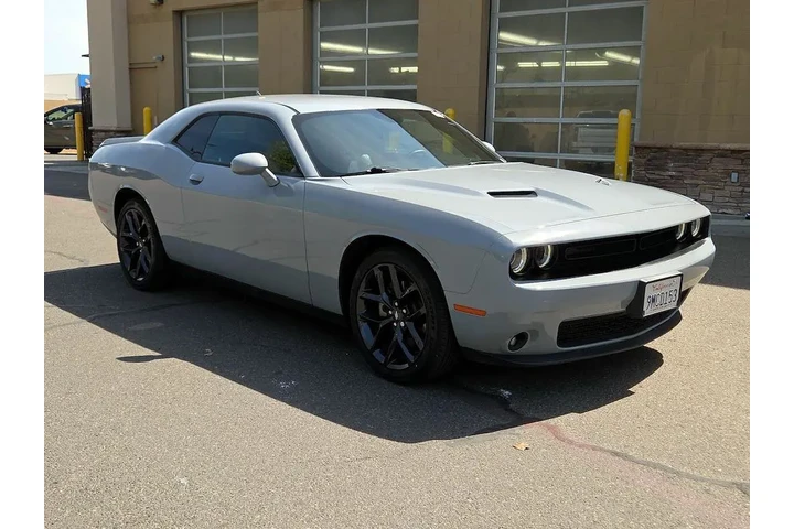 $25998 : Dodge Challenger 2022 SXT 2d image 1