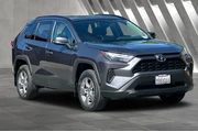 $33900 : Toyota RAV4 2024 AWD XLE 4dr thumbnail