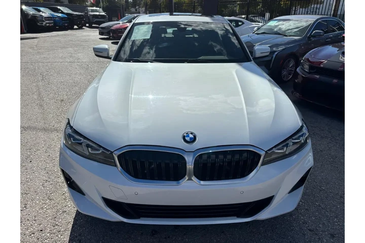 2024 BMW 330i 330i image 2